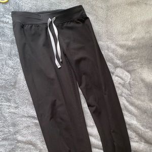 FIGS SCRUBS BLACK XS LIVINGSTON